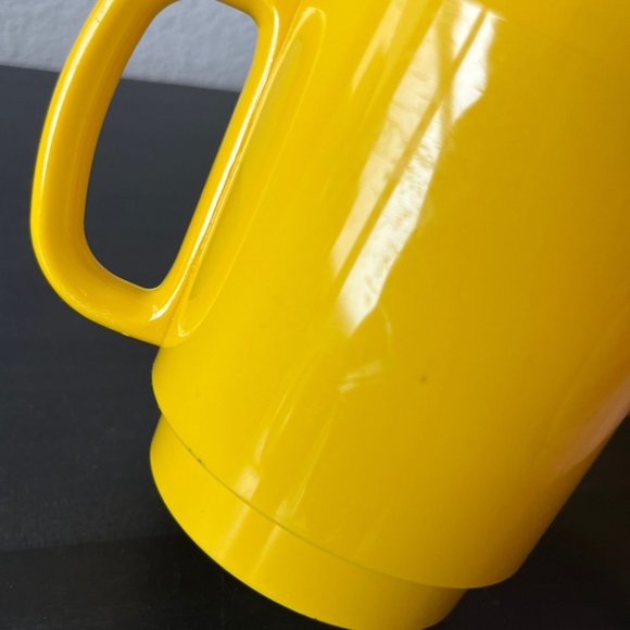 Set of 2 Yellow ThermoServ Stackable Mugs // Vintage 1970s-1980s // Made in USA - Picture 6 of 7